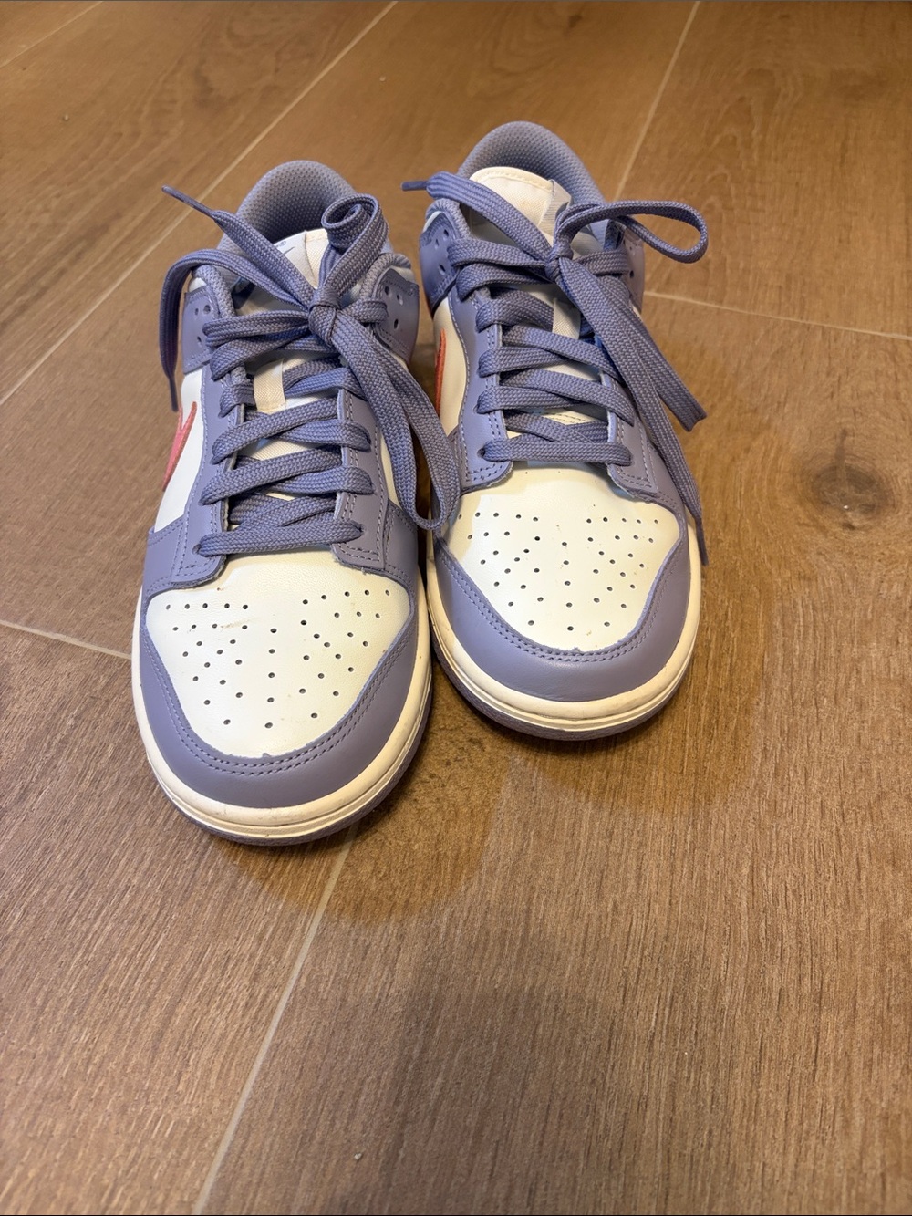 Nike Women's Low-Top Sneakers in Lavender and White with Pink Swoosh